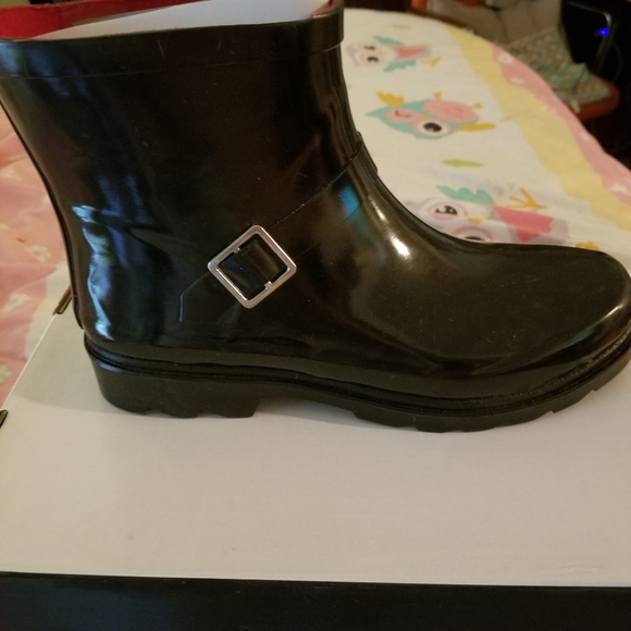 Shoes - Black ankle rubber boots size 8